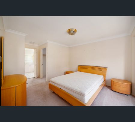 19 Gibbins Street, Sunnybank Hills, Qld 4109 - Photo 2