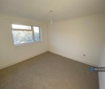 4 bedroom terraced house to rent - Photo 4