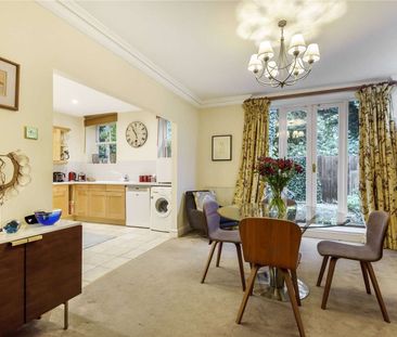 A charming three bedroom home in the heart of Sunningdale. - Photo 3