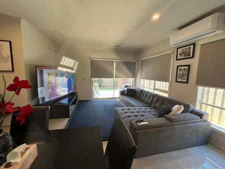 Cranbourne West - Photo 4