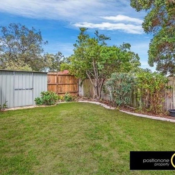 Forest Lake Hidden Gem – Comfort, Location and Convenience - Photo 1