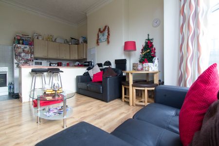 Flat 1, 14 KELSO ROAD Leeds - LS2 9PR - Photo 4