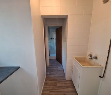 Good Value 1 Bedroom Unit - Photo 2