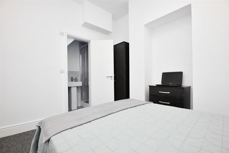 1 bed house share to rent in Towneley Street, Burnley, BB10 - Photo 3