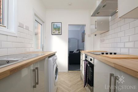3 bedroom terraced house to rent - Photo 3