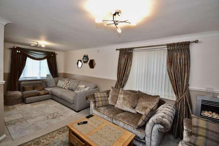 Bedroom Detached House To Let On Murrayfields, Northumberland, NE27 - Photo 5