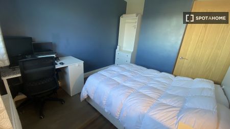 Room for rent in 3-bedroom apartment in Dublin, Dublin - Photo 3