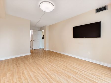 For Lease - 8 Pemberton Avenue Unit# 606, Toronto, Ontario - Photo 3