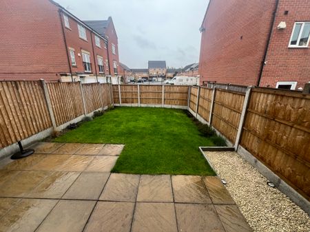 3 bedroom semi-detached to rent Knights Road, Chellaston, DE73 - Photo 2