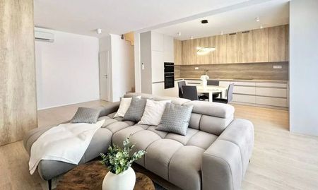 Nadštardný slnečný 3 izbový byt so záhradou na prenájom - Kvetoslavov - Photo 2