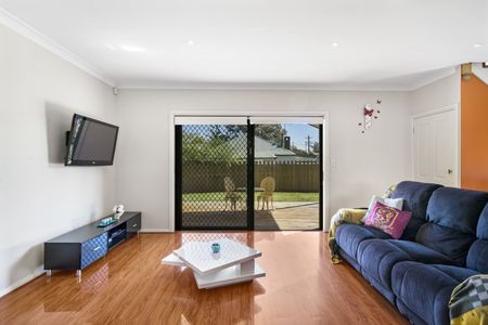 Double Storey Family Home - Photo 2