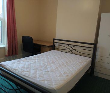 4 bedroom house share to rent - Photo 3