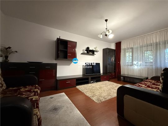 Inchiriez apartament 3 camere, decomandat, Zona Nicolina Podu Ros - Fotografie 1
