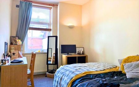 2 bedroom ground floor flat to rent - Photo 4