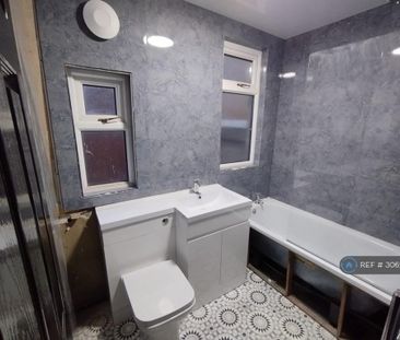 3 bedroom end of terrace house to rent - Photo 6
