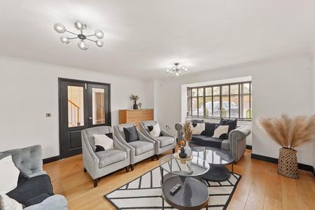 Lennox Close - Photo 5