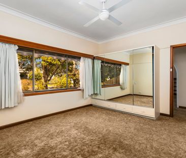 Charming & Convenient: Spacious 2-Bedroom Property with Secured Par... - Photo 2