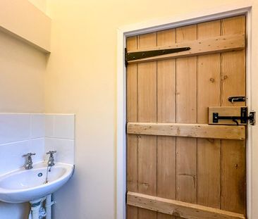 3 bedroom semi-detached house to rent - Photo 6