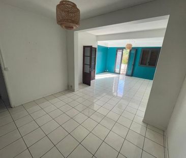 Location Appartement 5 pièces 132m² LE TAMPON 97430 - Photo 2