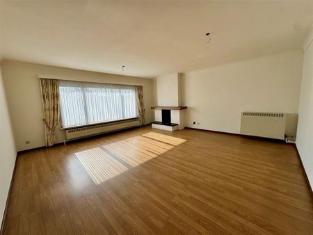 -1-slaapkamer appartement met groot terras nabij het centrum van Maaseik. - Photo 3