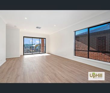 9 Topiary St, Pakenham, Vic 3810 - Photo 6