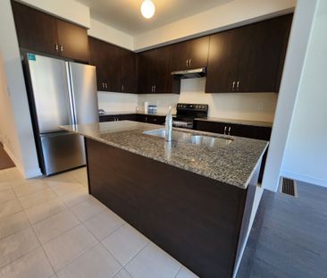 For Lease - 21 Coho Drive, Whitby, Ontario - Photo 5