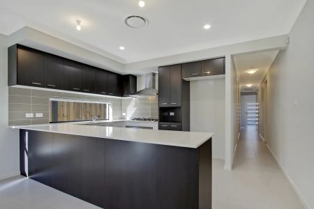 Stunning Contemporary Design - Photo 3
