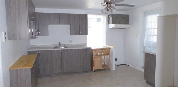 Apparemment 3 1/2 superficie d’un 4 1/2 bien situé Lévis centre-ville - Photo 2
