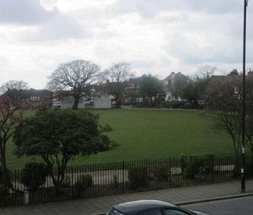 London Road, Westcliff On Sea, SS0 - Photo 3