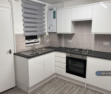 4 bedroom terraced house to rent - Photo 6