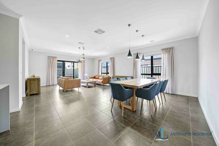 9 Dewberry St, Manor Lakes VIC 3024 - House For Rent | Domain - Photo 5