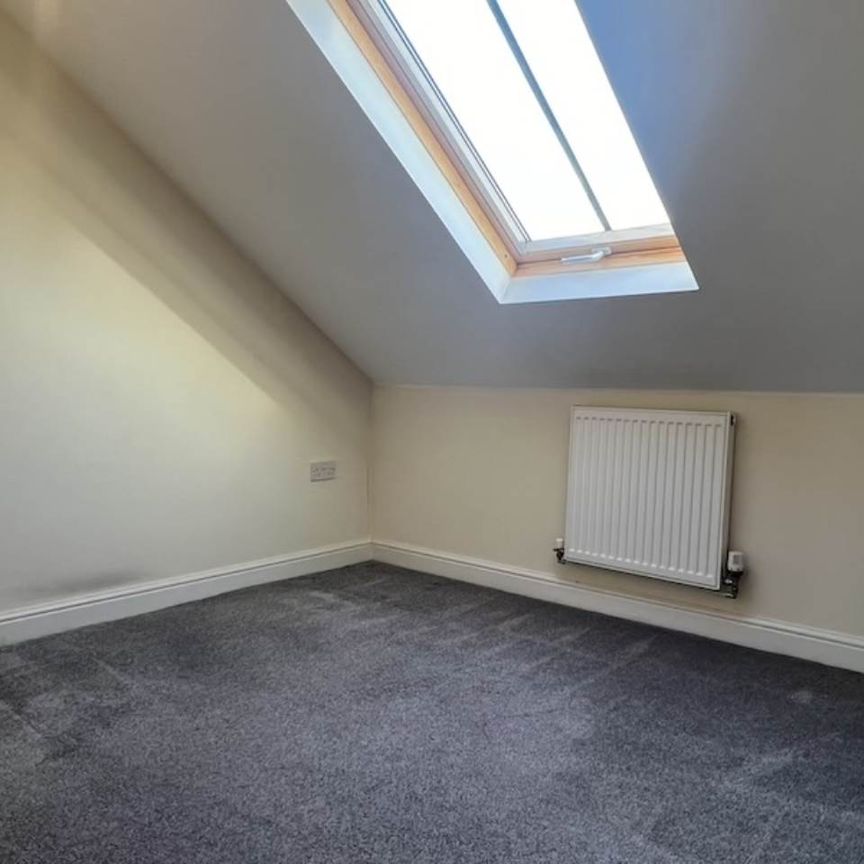 2 bed flat to rent in Old Tiverton Road, Exeter, EX4 - Photo 1