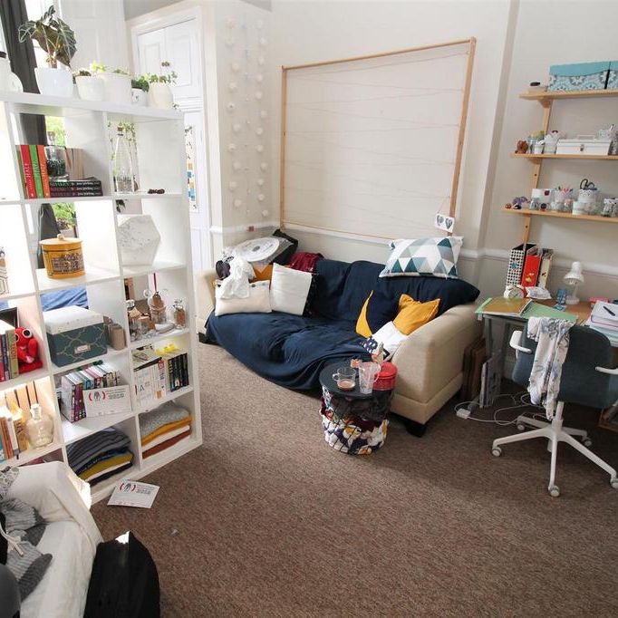 4 bedroom ground floor flat to rent - Photo 1