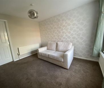 2 bedroom semi-detached house to rent - Photo 3