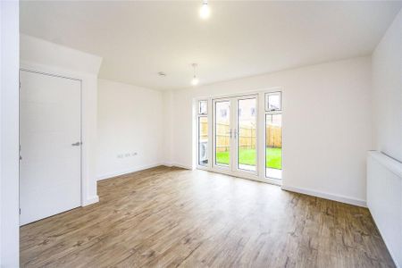 2 bedroom semi-detached house to rent - Photo 4