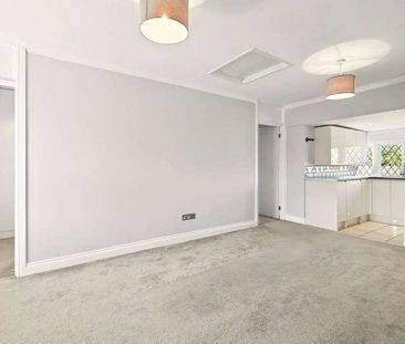 Buckingham Court, The Close, Great Dunmow, CM6 - Photo 4
