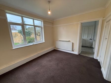 3 Bed Semi-Detached House, Lawn Avenue, LE4 - Photo 3