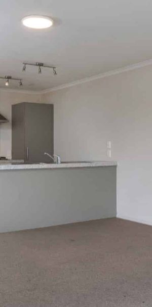 3 Bedroom Apartment in Hillcrest - Photo 1