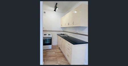 PERFECT LOCATION – IDEAL LOW-MAINTENANCE LIVING - Photo 4