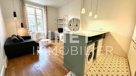 CHARMANT T2 MEUBLÉ DE 34.20 M² EN REZ-DE-CHAUSSÉ DONNANT SUR COURS- COURS TOLSTOI - Photo 2