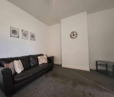 5 bedroom house of multiple occupation to rent - Photo 1