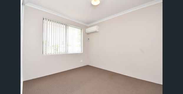 Modern & Spacious Townhouse – Prime Rivervale Location - Photo 1