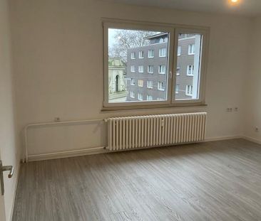 Sehr schöne renovierte 2 Zimmer Wohnung in Gelsenkirchen zu vermieten - Photo 2