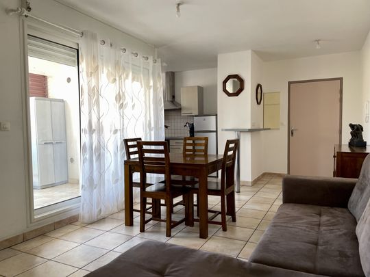 Location Appartement 2 pièces 47m² ST PIERRE 97410 - Photo 1