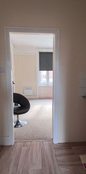 Small Flat, St. Johns Hill, Shrewsbury, SY1 1JQ - Photo 1