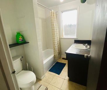 For Lease - 2123 Lawrence Avenue Unit# #4, Toronto, Ontario - Photo 4