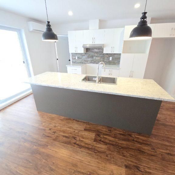 Grand condo 5 1/2 a louer - Photo 1