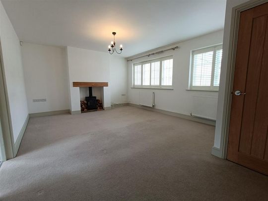 3 bedroom barn conversion to rent - Photo 1