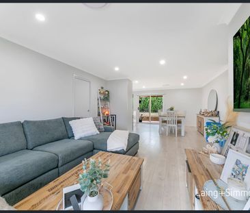 Freshly updated three-bedroom family home - Photo 2