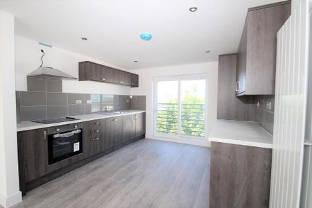 2 bedroom apartment to rent - Photo 3